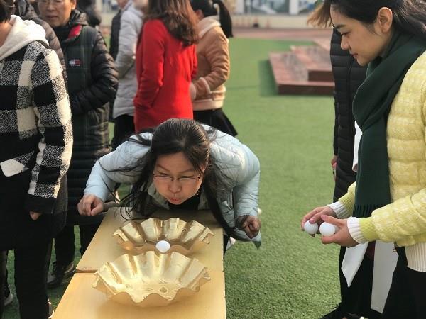 趣味与美味齐飞 锅台共讲台多彩