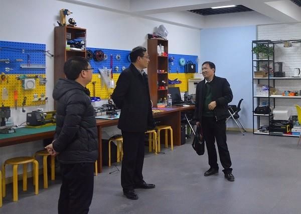绿城社工服务站到郑州市第七十一中学指导志愿者服务工作
