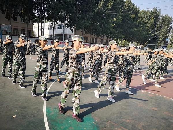 厉兵秣马显壮志 刻苦训练争英豪