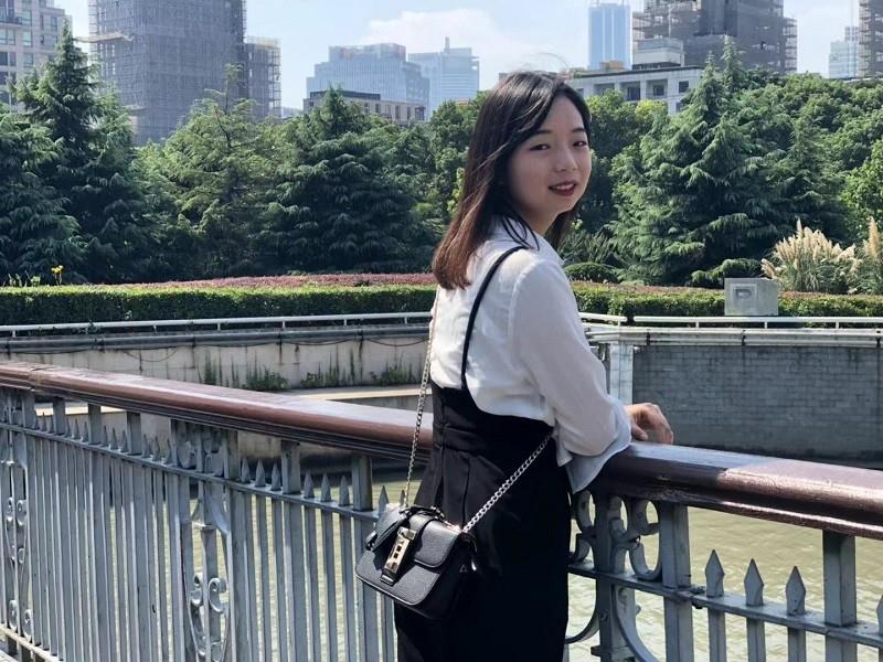 在奋斗中绽放最美的自我
