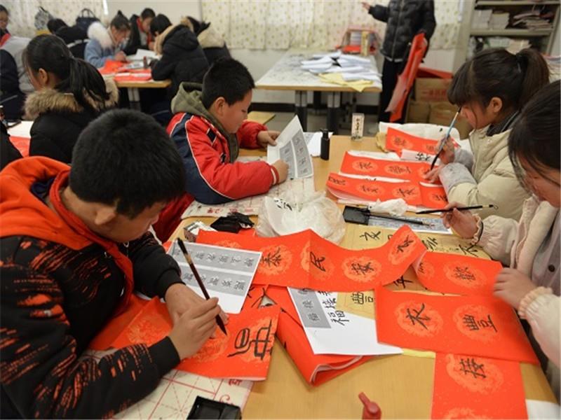 郑州市第七十一中学翰墨飘香迎新春