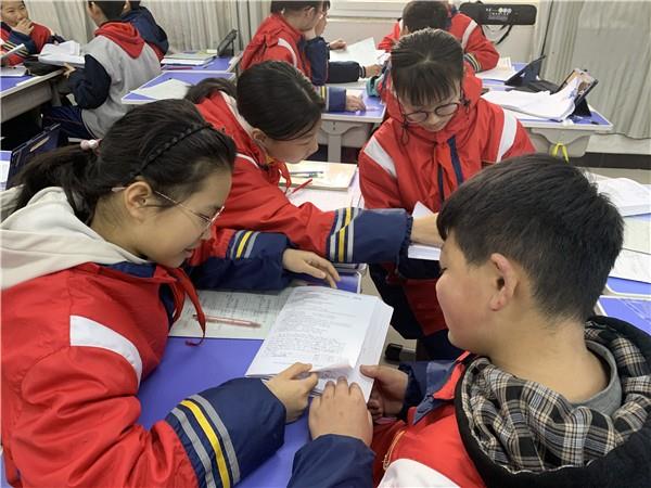 英语学案展特色，交流分享蓄能量