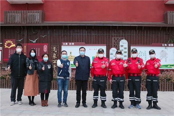 【71时讯】周密部署复学准备 “猛犸卫士” 安全公益志愿者助力复学消杀