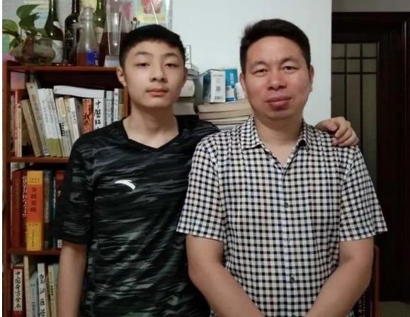 【家榜样】我与孩子共成长——2022届十班学生张轩家长