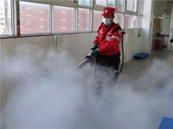 【71时讯】义务消杀显真情  家校共建保平安
