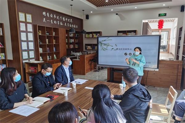 【71时讯】“悦分享 共成长”——郑州市第七十一中学召开班主任沙龙活动