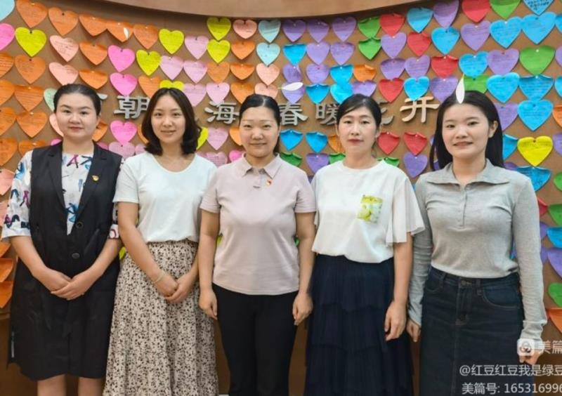 【教师风采】硕果累累 贤才济济——陈宁名师工作室
