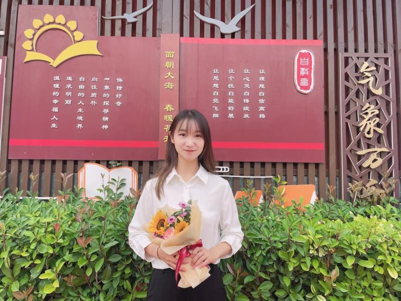 【教师风采】娄妍老师国旗下演讲《怀宽泛舟 行渡有容》