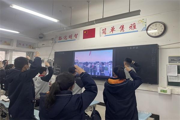 【71时讯】​缅怀先烈 继承遗志