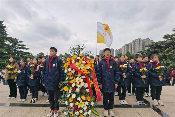 【71时讯】 缅怀先烈传薪火 承继血脉勇担当——郑州市第七十一中学清明祭英烈活动