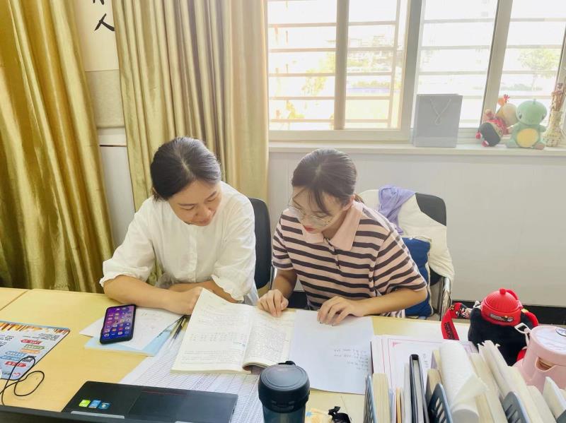 【教师发展】新教师专业发展系列报道（一）——从“扎根”到“抽穗”：在成长 再成长