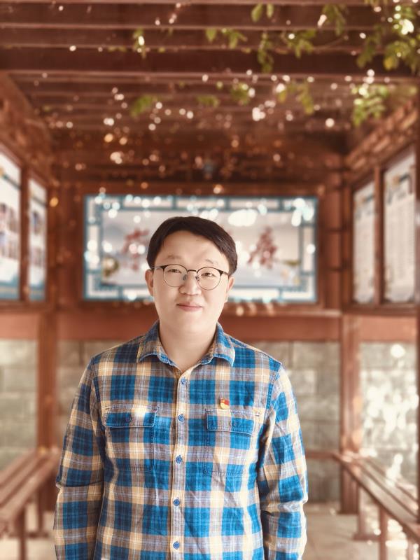 【教师风采】吴江老师国旗下演讲《勇敢表达，领略辩论的魅力》