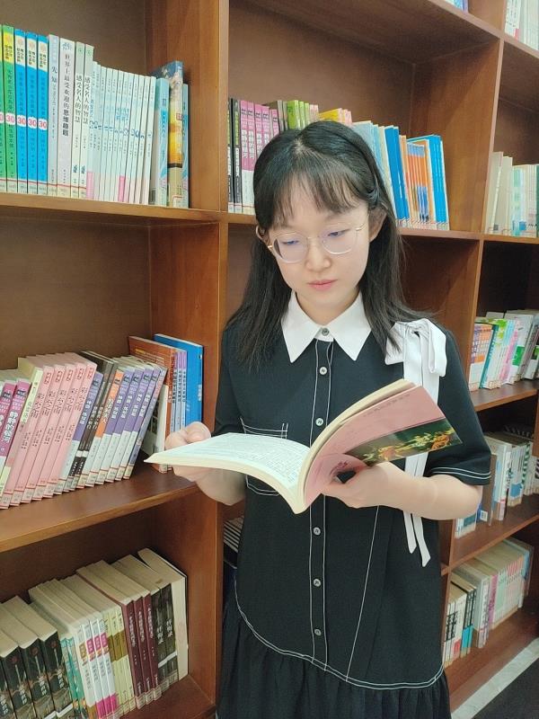 【教师风采】马灵娜老师国旗下演讲《怀揣梦想，砥砺前行》