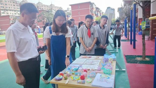 【71时讯】落实双减夏日耕耘 精彩作业金秋绽放