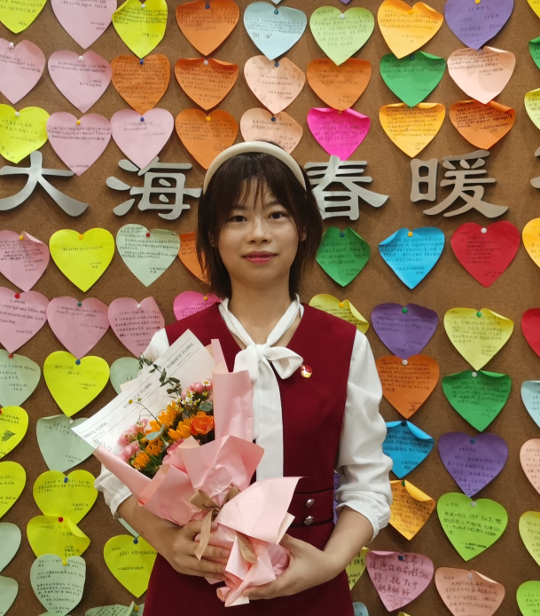 【教师风采】赵婧雅老师国旗下演讲《奋发有为，持之以恒》