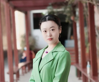 【教师风采】第三届十大巾帼榜样系列报道（二）——爱与责任点亮育人之光