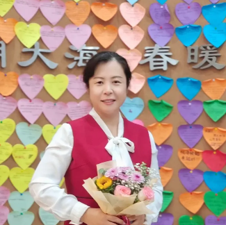 【教师风采】第三届十大巾帼榜样系列报道（三）——用热爱点燃教育，在坚守中绽放
