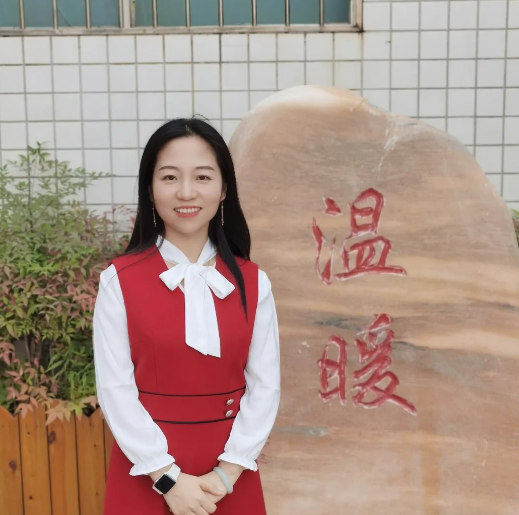 【教师风采】第三届十大巾帼榜样系列报道（四）——以美育心 向美而行