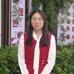 【教师风采】第三届十大巾帼榜样系列报道（十）——且行且思 育梦成光