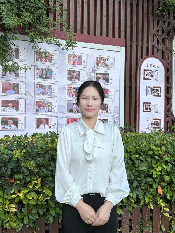 【教师风采】胡梦梦老师国旗下演讲《青年，祖国的未来》