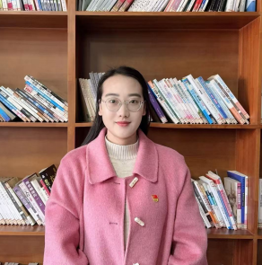 【教师风采】秦春艳老师国旗下演讲《筑牢安全防护网，点亮假期成长灯》