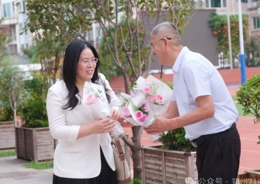 【71时讯】以教育家精神铸魂强师 谱写教育强国建设华章——郑州市第七十一中学隆重举行“教学相长的师生情”庆祝第41个教师节活动