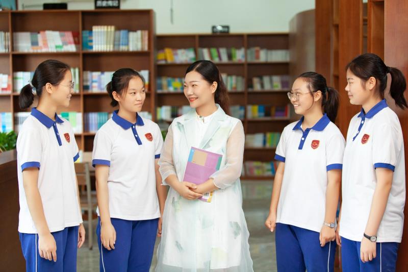 【教师风采】郑州市第七十一中学践行教育家精神榜样教师（一）——以信仰之炬照亮青春之路
