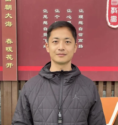 【教师风采】张旭老师国旗下演讲《旗映山河壮，致敬英雄魂》